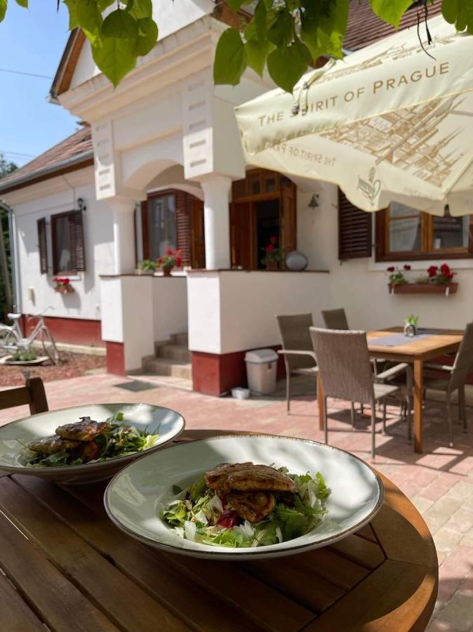 Bed and Breakfast Noble'S Panzio Es Etterem Nemesnép Exterior foto